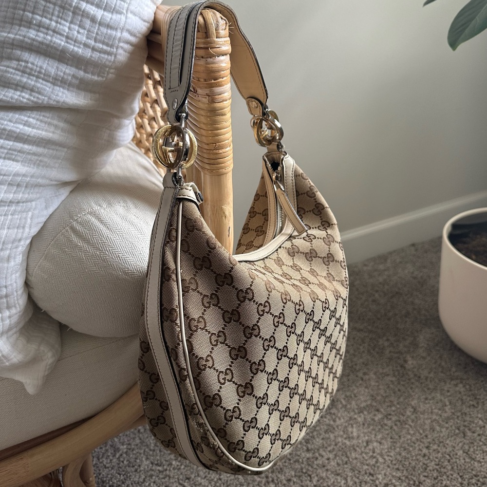 Gucci GG Medium Hobo Bag.